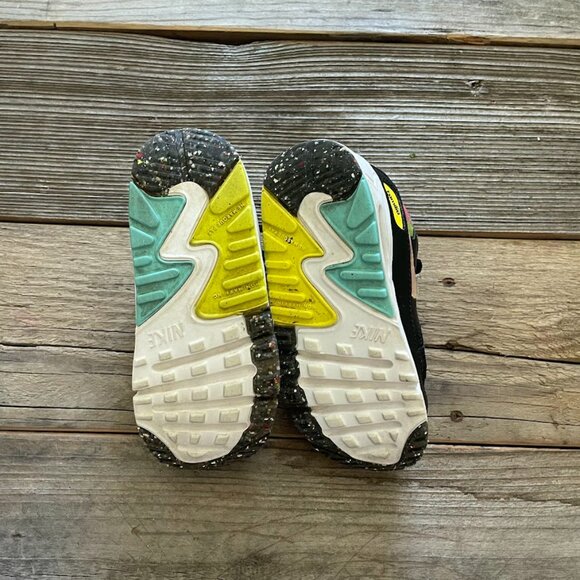 Toddler TD Nike Air Max 90 Latino Heritage Month - Familia Shoes Sneakers - Picture 8 of 8